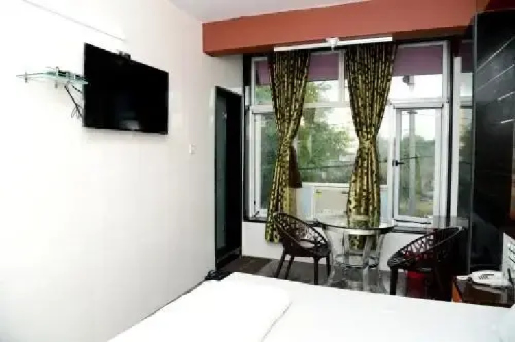 Gangeshwar Guest House