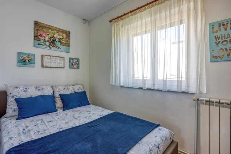 Small Holiday Home Jakara 5