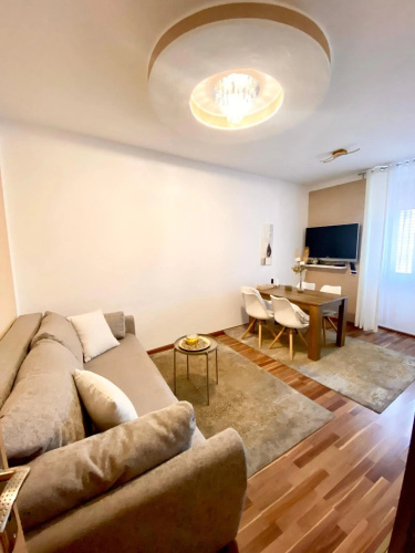 Apartment #Story