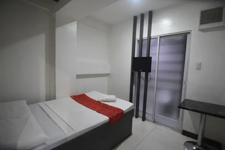 Cosmo Hotel - Kamuning
