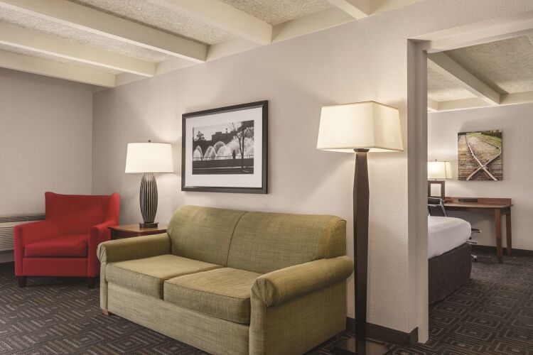 Country Inn & Suites by Radisson, Woodbury, MN Over view