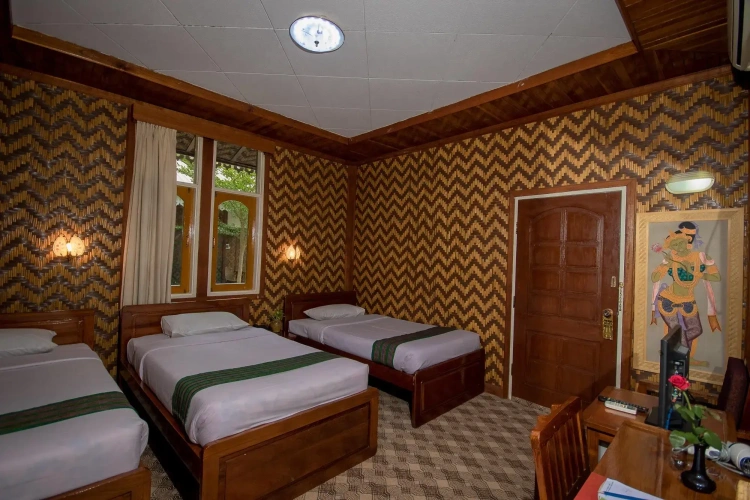 Superior Triple room