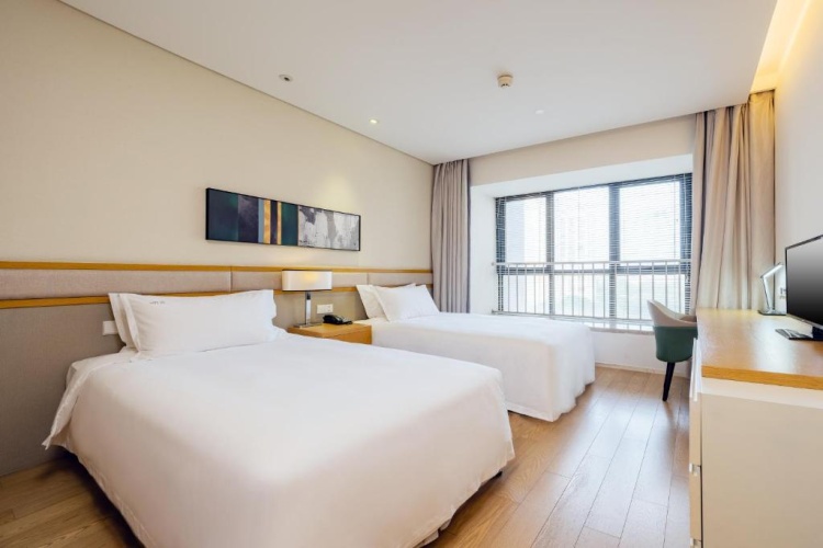 Standard Twin room with balcony