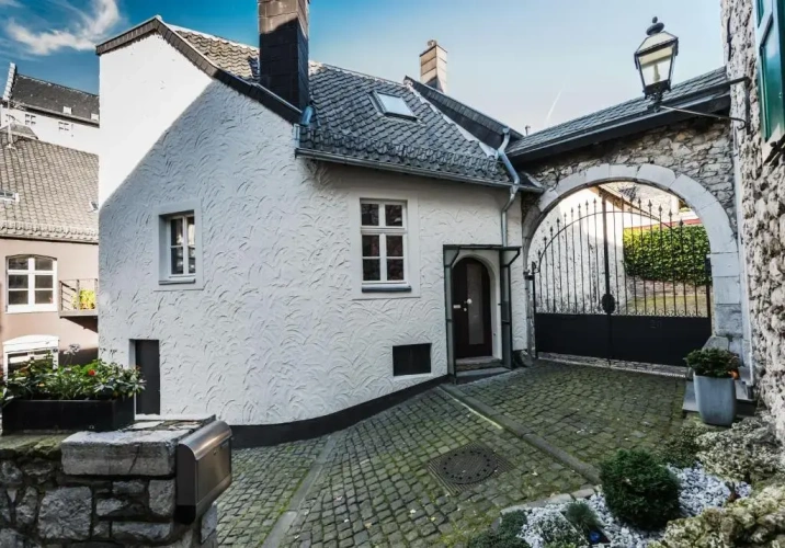 2 Bedrooms Cottage