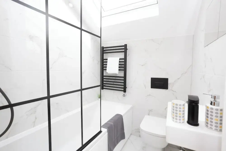 Flat 5 15 Longley Road