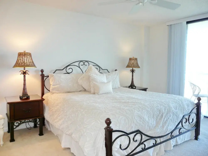 South Seas Tower 4-1708