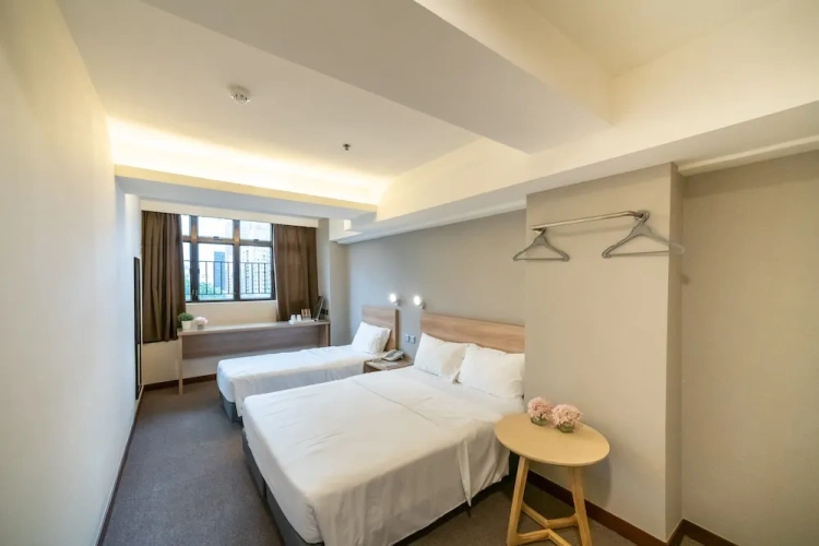 Deluxe Quadruple room