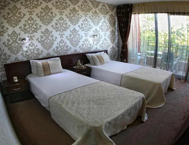 Standard Twin room with balcony