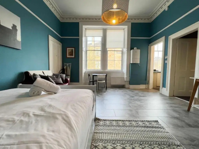 Glasgow West End Studio Apartment