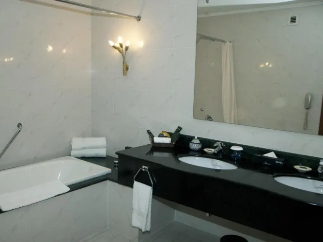 Deluxe Suite