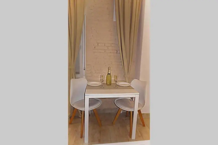 Apartment with Jacuzzi Fast internet Free Wifi