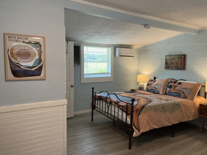 Neptune's Grotto Waterfront Retreat