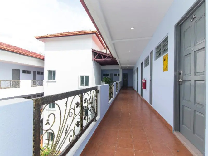 OYO 542 S2 Hotel