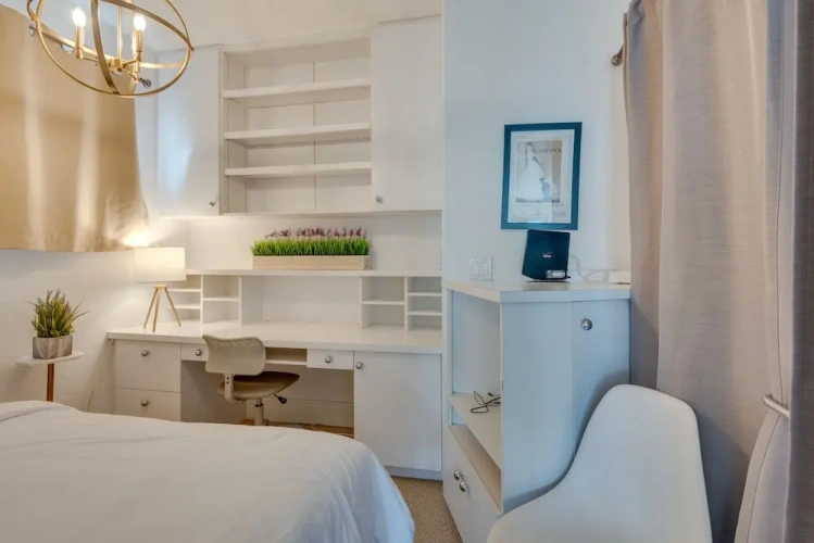 3 Bedrooms Cottage with balcony