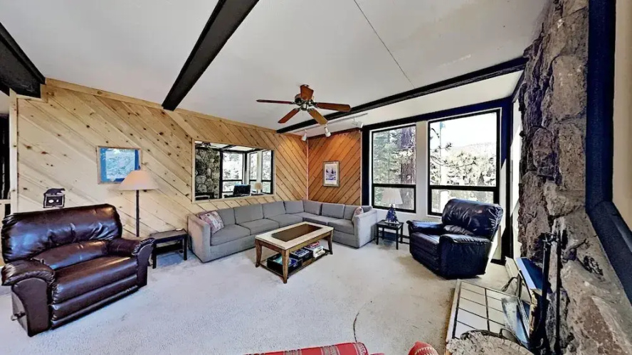 543 2 Bedroom Condo