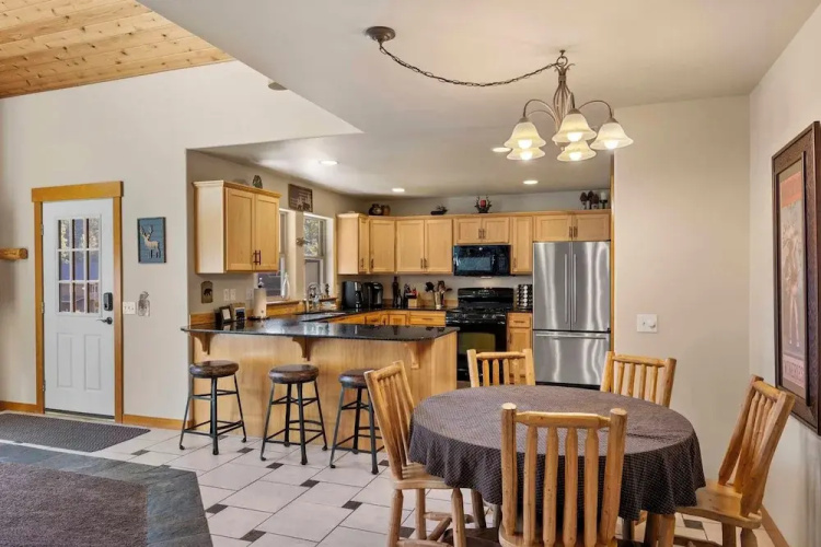Dog-friendly Ronald Vacation Rental Cabin!