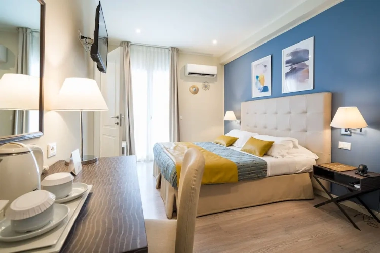 Comfort Double room with partial sea view