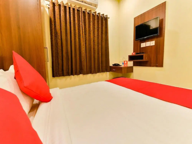 Oyo 17072 Meridian Regency