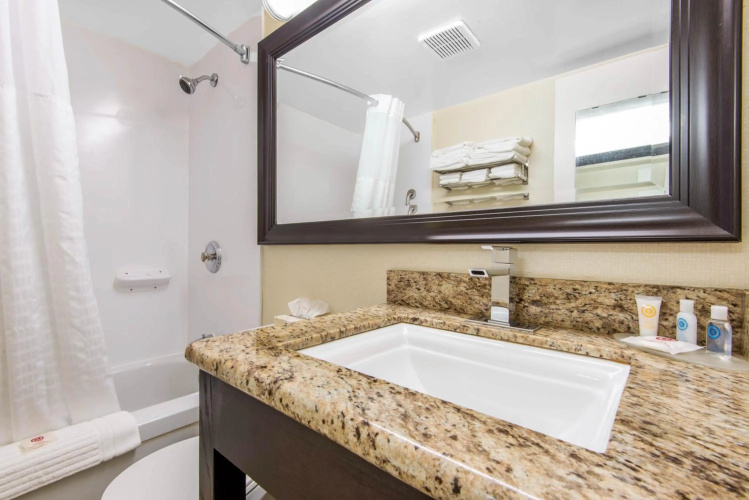 Comfort Inn Airport North Bay photo 9