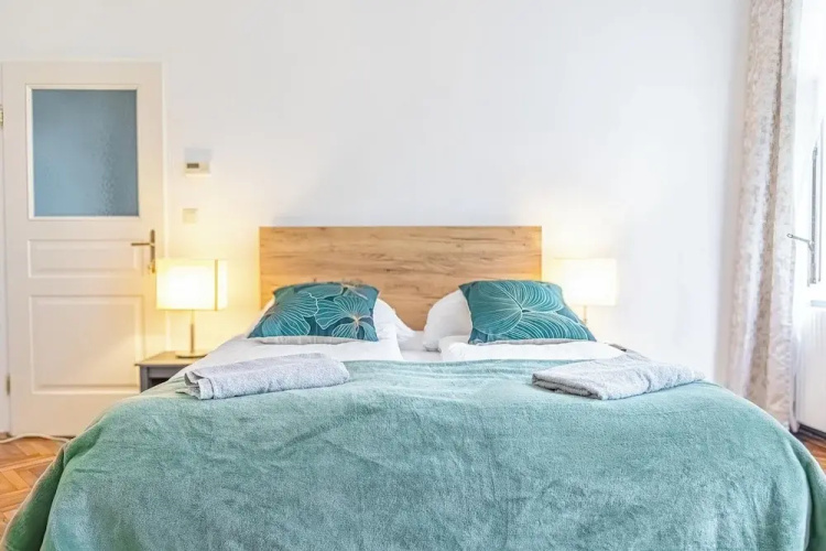 3BR Apt 15 Min from Landstraße Hub