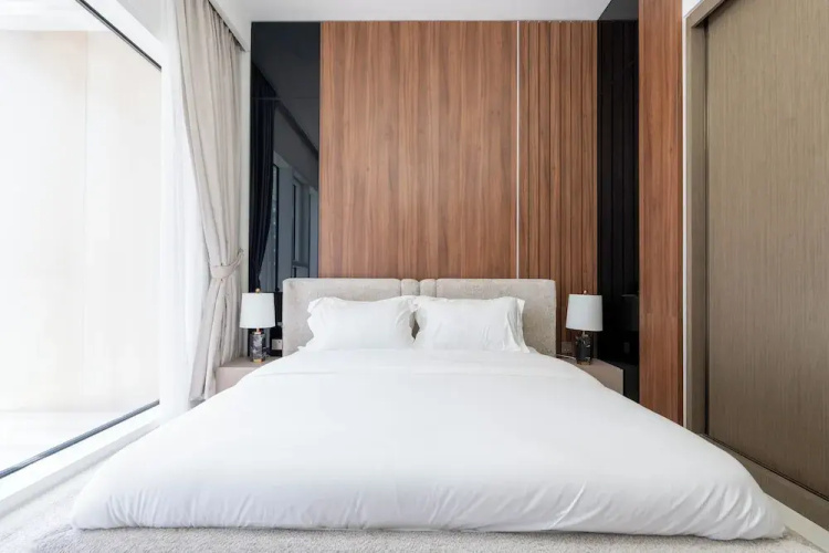 KeyRock - Sea View Stay with Pool Access