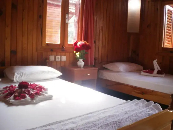 Toll Hotel