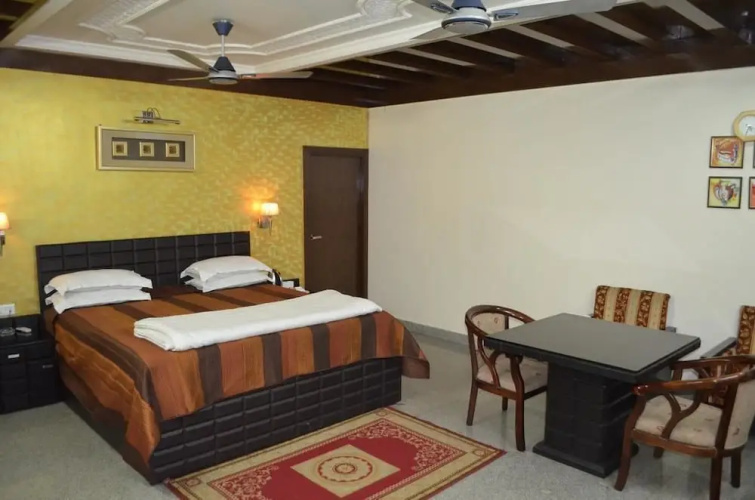 Hotel RK Palace