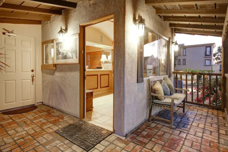 The Green Room Hotel