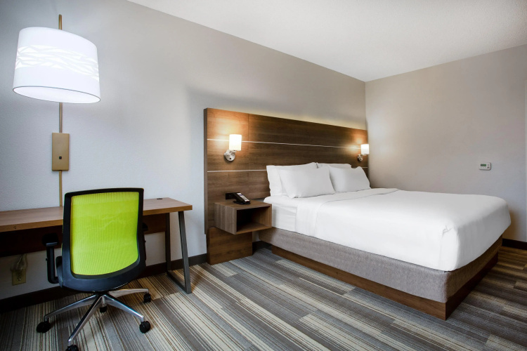 Holiday Inn Express & Suites Fort Wayne by IHG