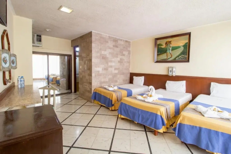 Standard Triple room