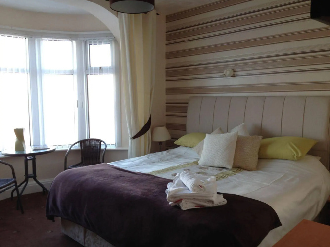 Henson Hotel