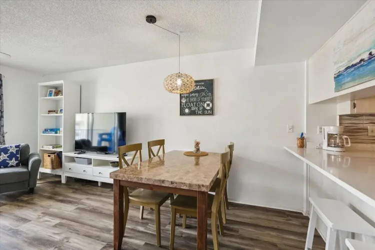 Beachfront Luxe Epic Ocean Views Sleeps 6