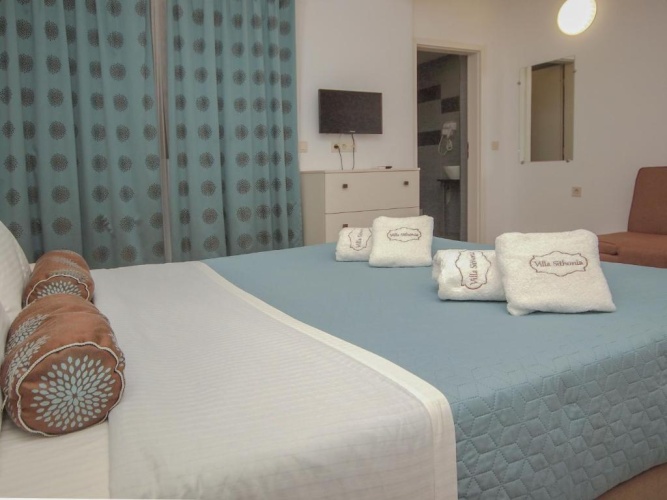 Standard Triple room with balcony