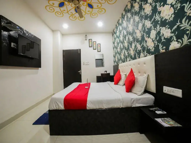 OYO 23295 Hotel The Rajfort