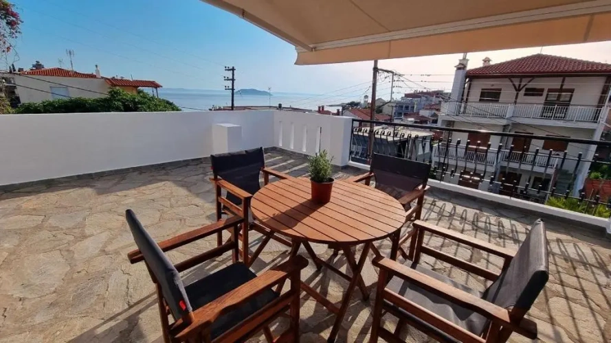 Apartment with sea view