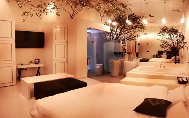 Hotel Galaxy Tour
