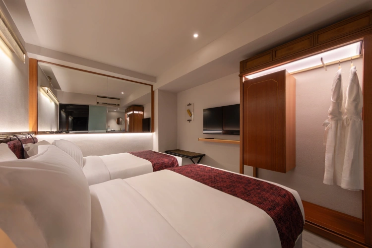 Standard Twin room