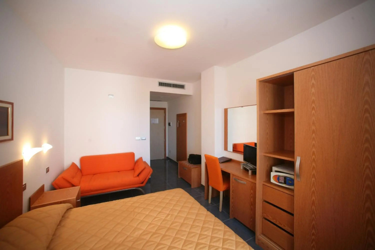 Hotel Yria