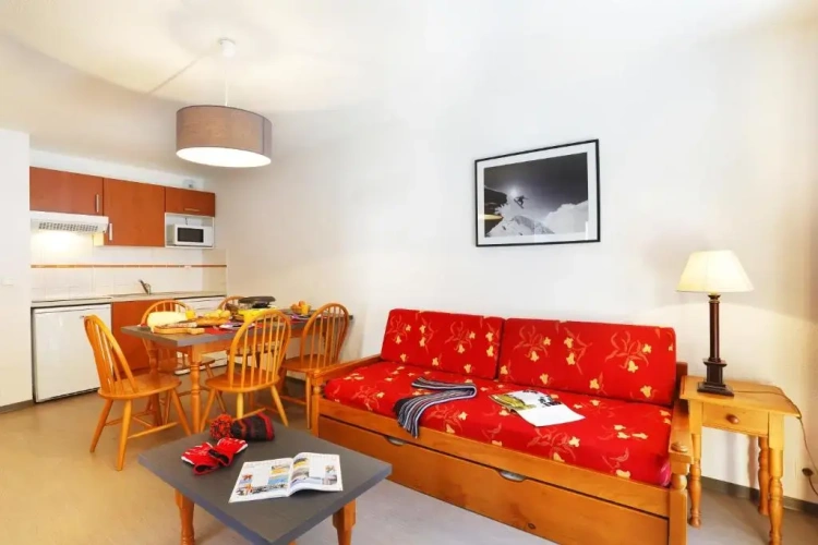 2 Bedrooms Apartment