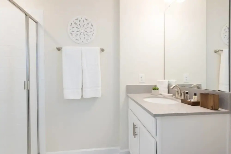 Modern and Spacious 5 bed Home Resort