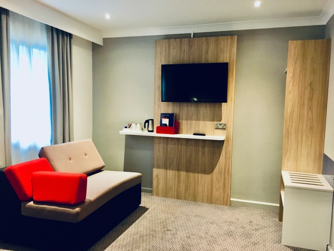 Holiday Inn Express London - Victoria photo 11