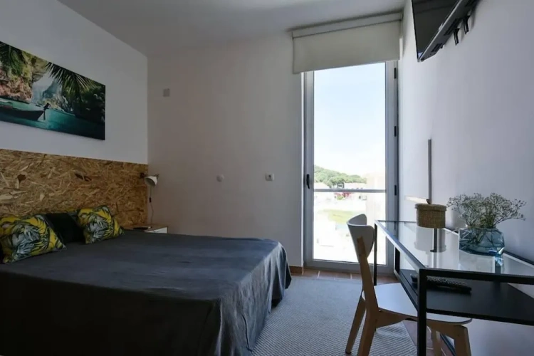 Economy room