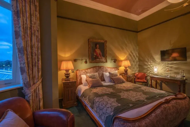 Albero Bedrooms