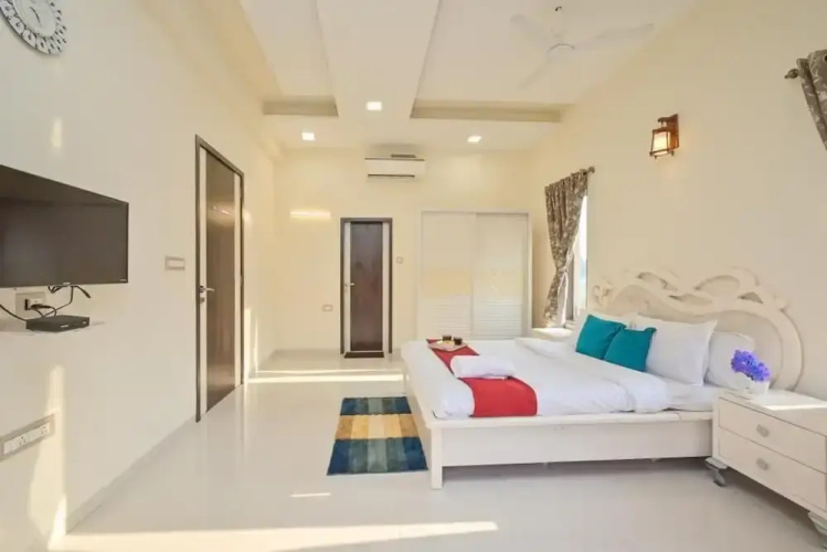 Paramount By Joy Suites