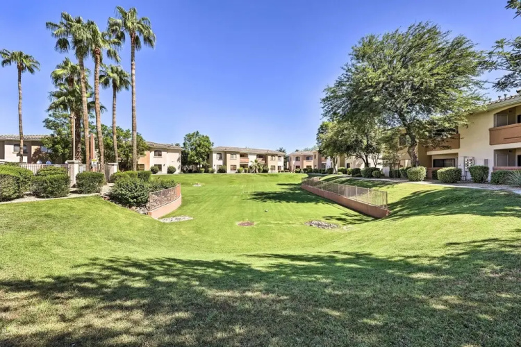 3 Mi to Westgate District: Condo w/ Pool Access