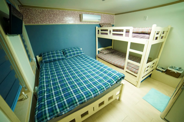 Yolo Guesthouse - Hostel