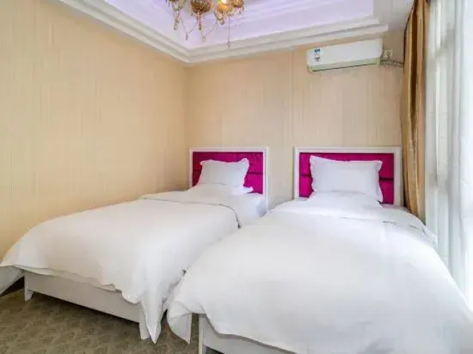 Golden Hotel