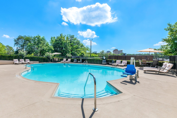 Holiday Inn Express Atlanta Galleria Ballpark Area photo 21