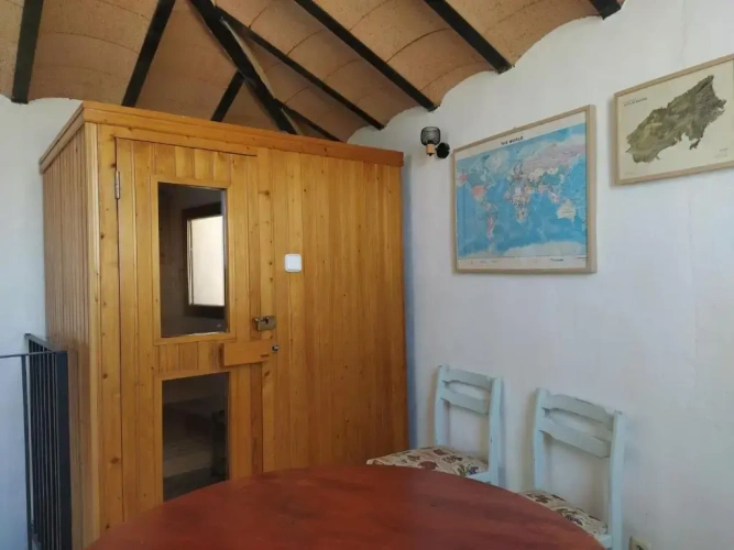 4 Bedrooms Cottage