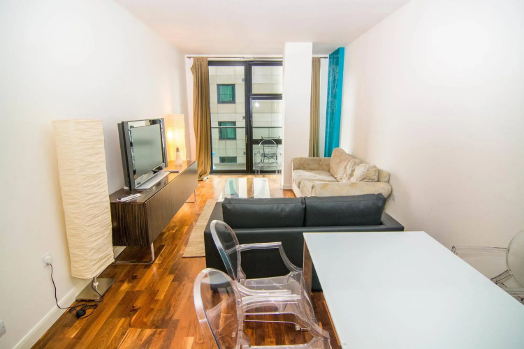 Discovery Dock Apartments West